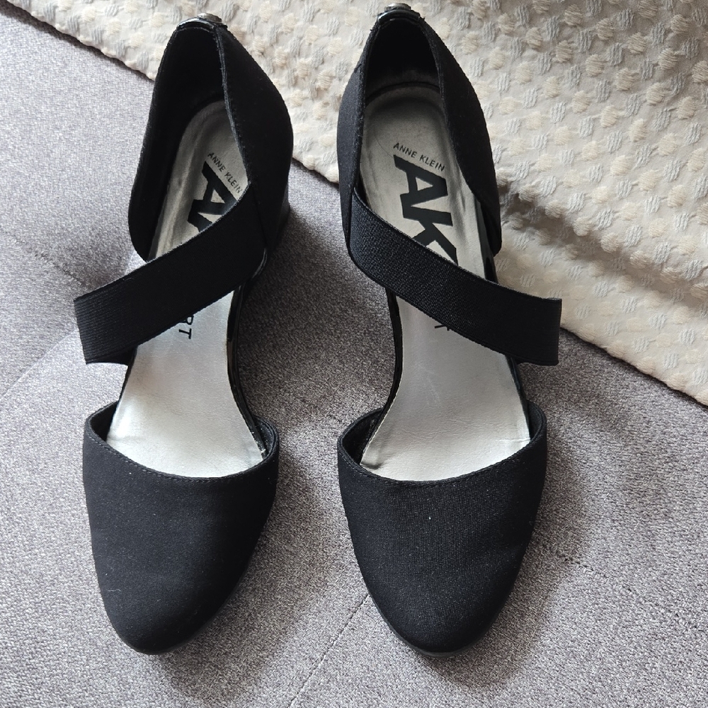 Anne Klein Women’s Tara Black Wedge Size 7